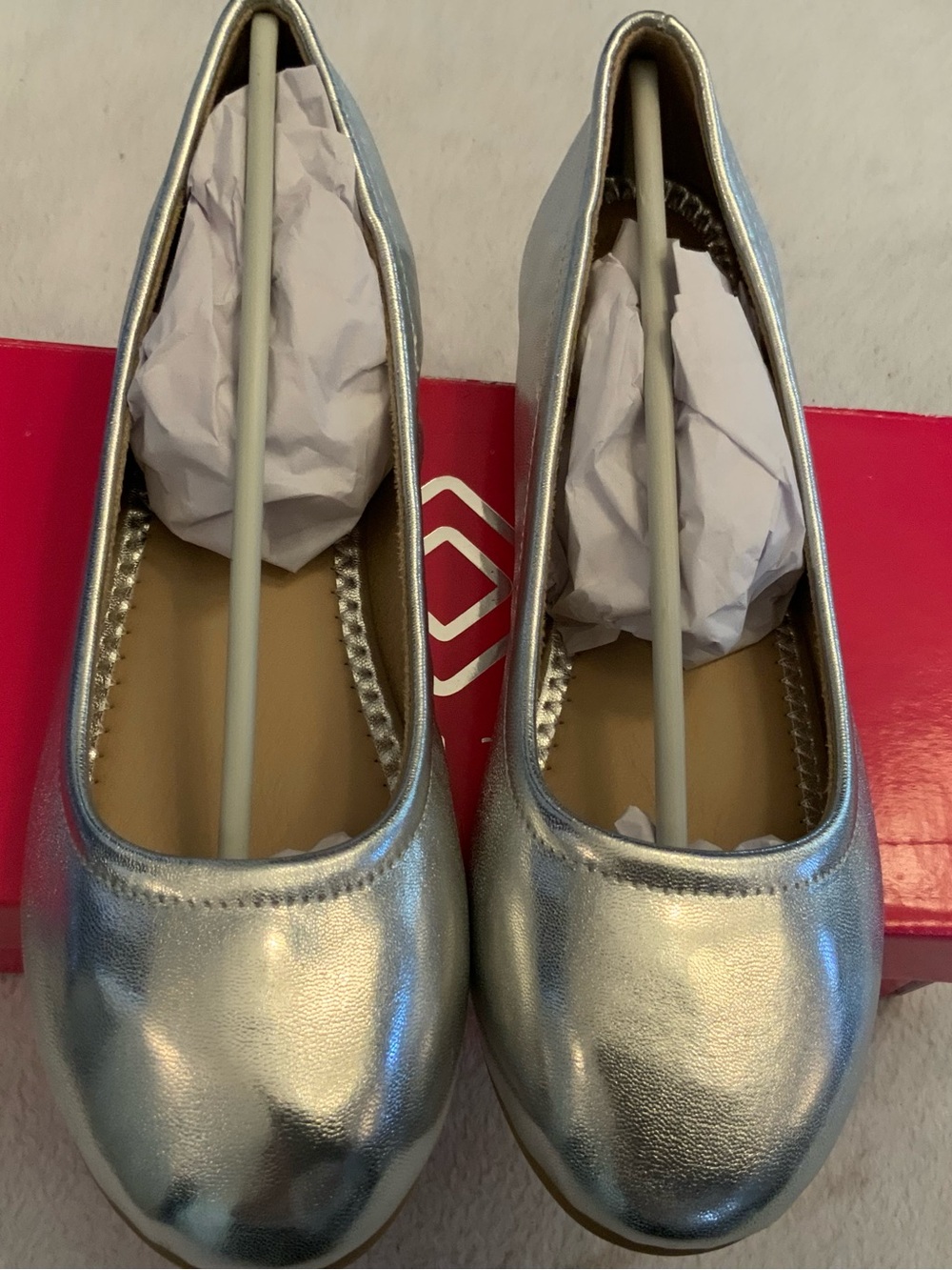Silver Women's Ballet dream pairs Stylish Everyday Comfort size 6.5 sku 3323